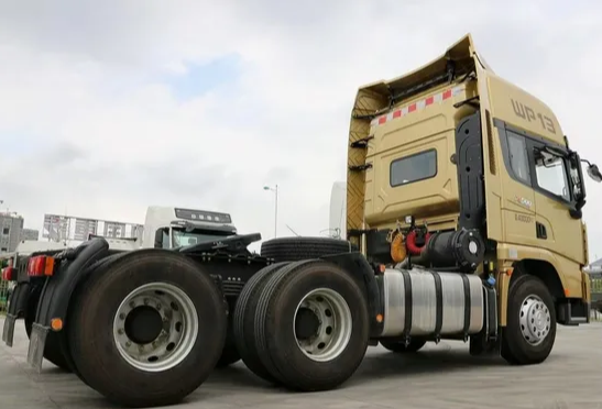 New SHACMAN X3000 420HP 6x4 Tractor Head for Long Haul