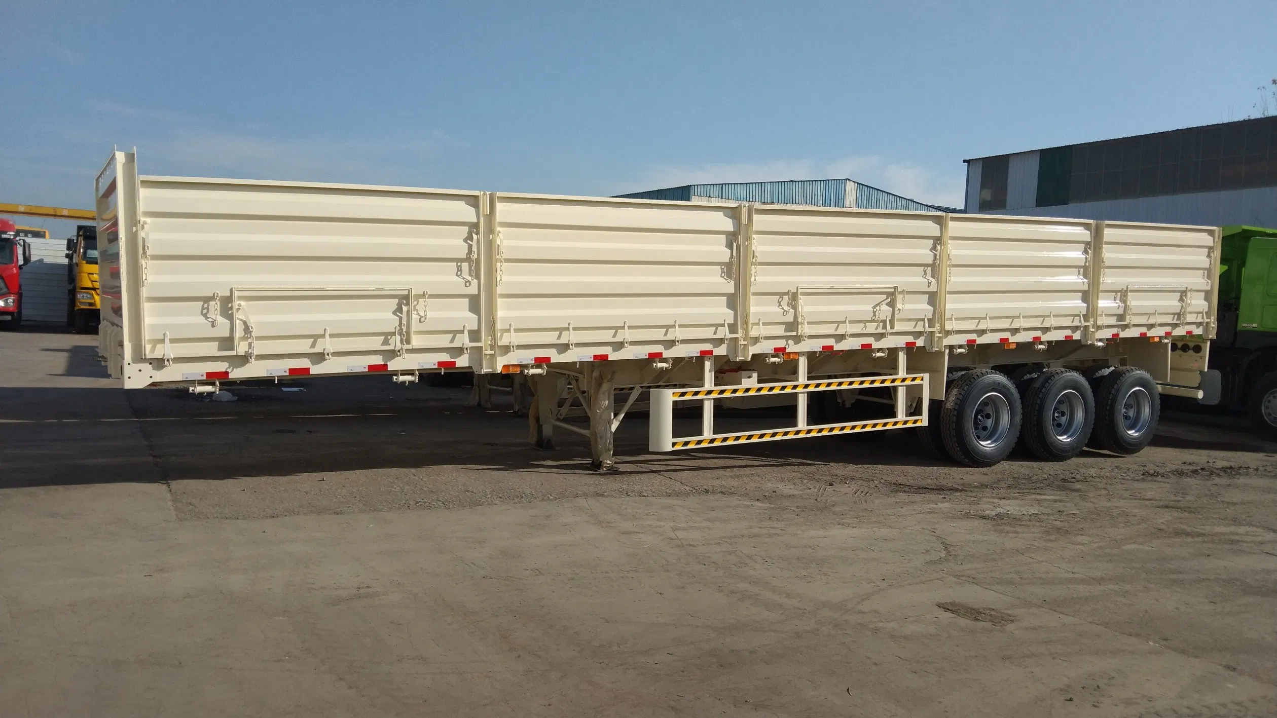 Heavy Duty 3 Axle 60-80 Tons Sidewall Semi Trailer for Cargo Transport