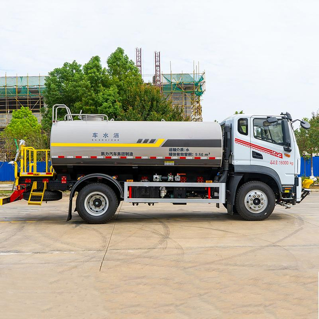 Durable Dong Feng Water Tank Truck for Efficient Roro Transport