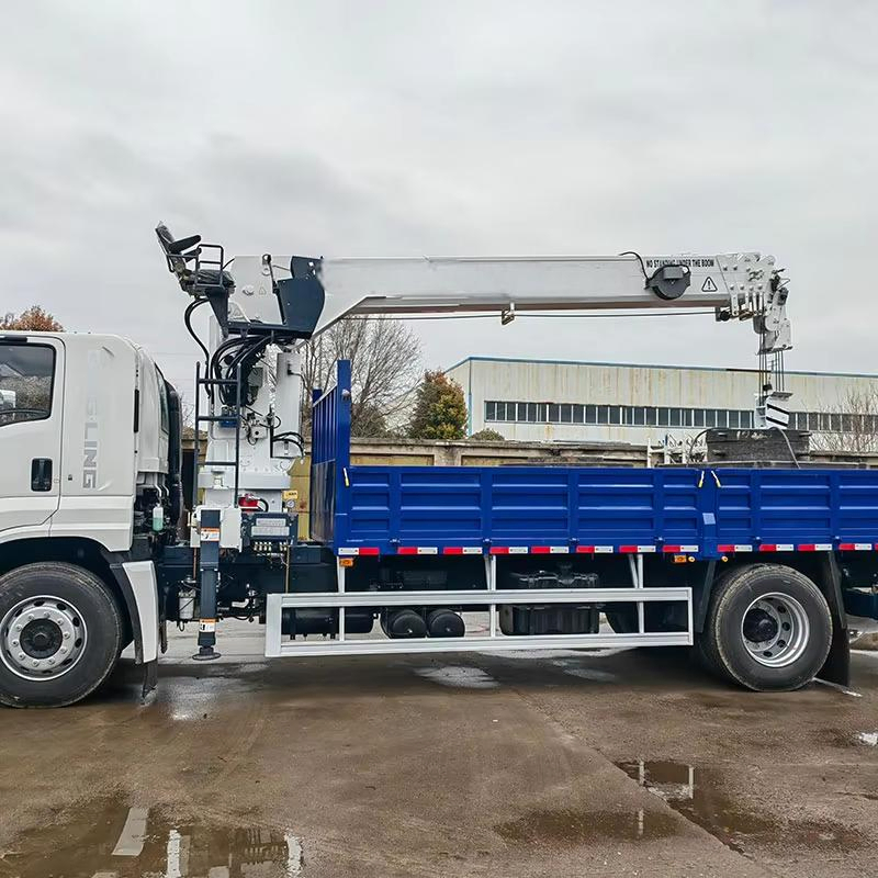 Heavy-Duty Telescopic Boom Crane Truck for Construction Projects