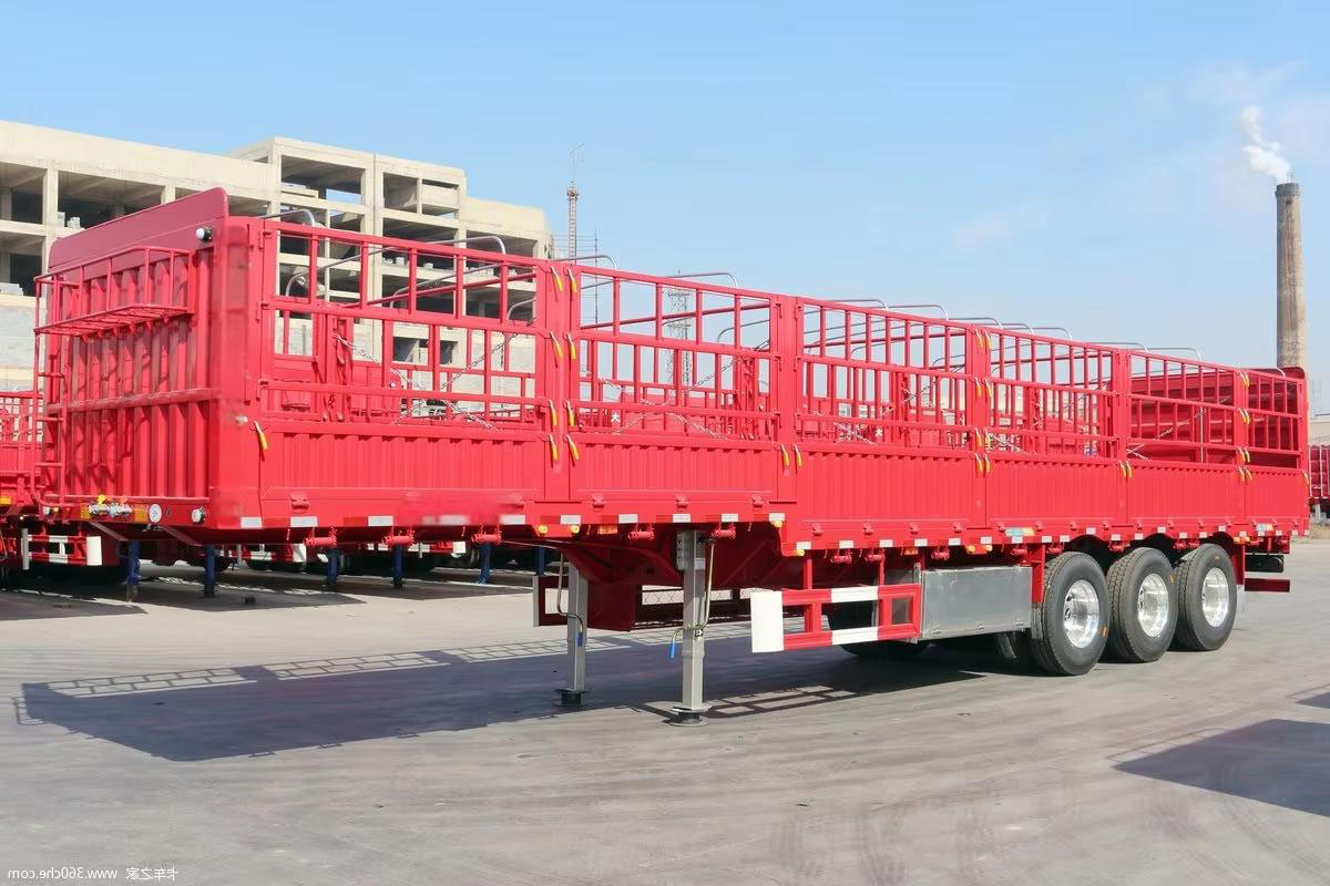 Heavy Duty Fence Semi Trailer – High Side Stake Trailer for Bulk Cargo